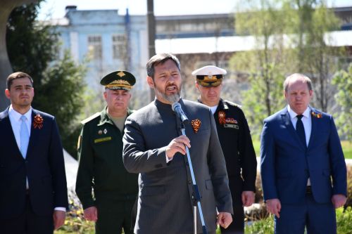А.М.Горький исемендәге заводта Җиңү бәйрәменә багышланган митинг