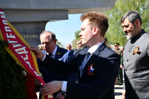 А.М.Горький исемендәге заводта Җиңү бәйрәменә багышланган митинг