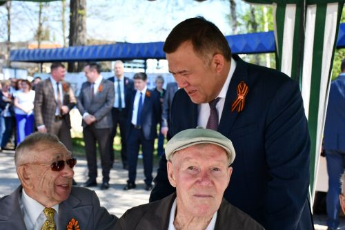 А.М.Горький исемендәге заводта Җиңү бәйрәменә багышланган митинг