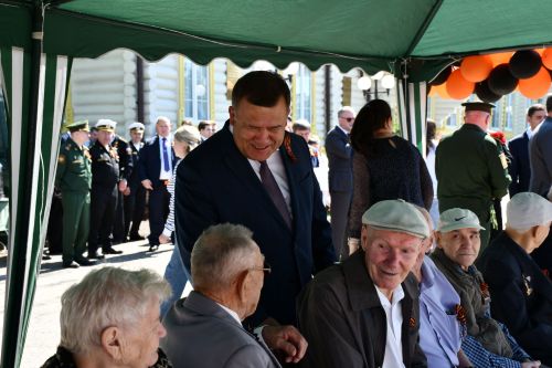 А.М.Горький исемендәге заводта Җиңү бәйрәменә багышланган митинг
