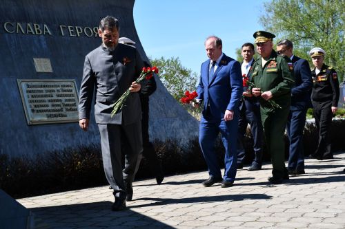 А.М.Горький исемендәге заводта Җиңү бәйрәменә багышланган митинг