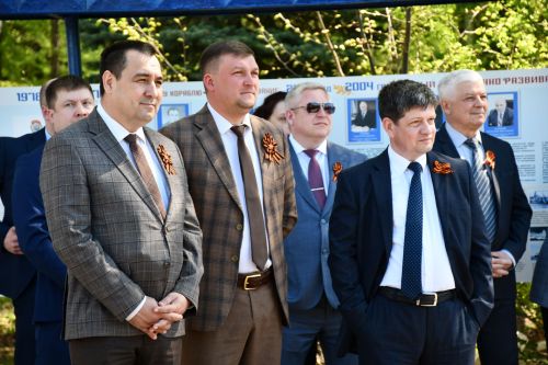 А.М.Горький исемендәге заводта Җиңү бәйрәменә багышланган митинг