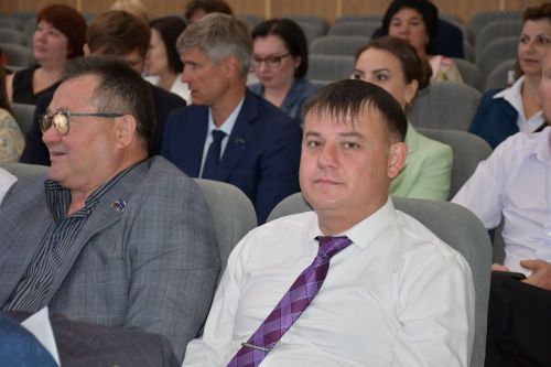 Яшел Үзән районы һәм шәһәр Советының берләшкән сессиясе