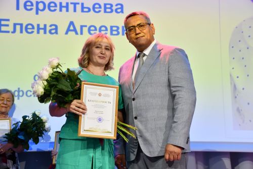 Медицина хезмәткәрләрен котладылар