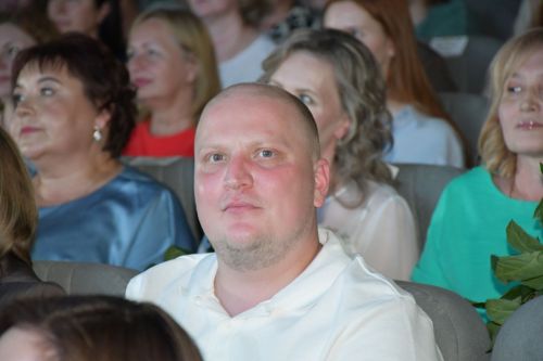 Медицина хезмәткәрләрен котладылар