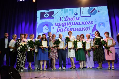 Медицина хезмәткәрләрен котладылар