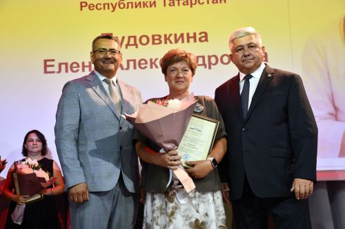 Медицина хезмәткәрләрен котладылар