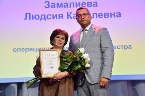 Медицина хезмәткәрләрен котладылар
