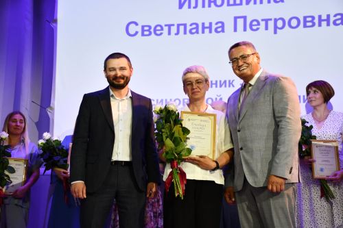 Медицина хезмәткәрләрен котладылар