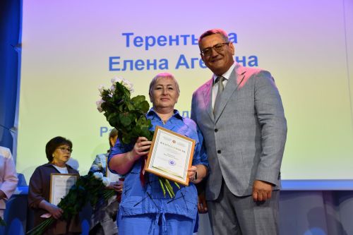 Медицина хезмәткәрләрен котладылар