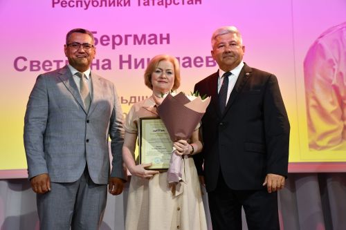 Медицина хезмәткәрләрен котладылар