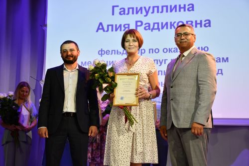 Медицина хезмәткәрләрен котладылар