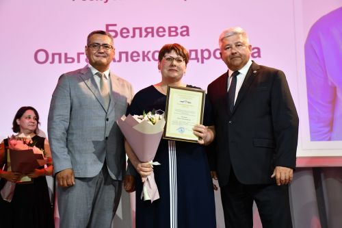 Медицина хезмәткәрләрен котладылар