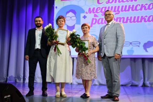 Медицина хезмәткәрләрен котладылар