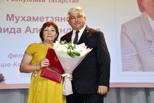 Медицина хезмәткәрләрен котладылар