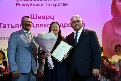 Медицина хезмәткәрләрен котладылар