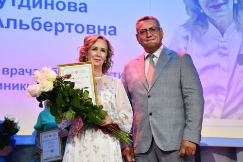 Медицина хезмәткәрләрен котладылар