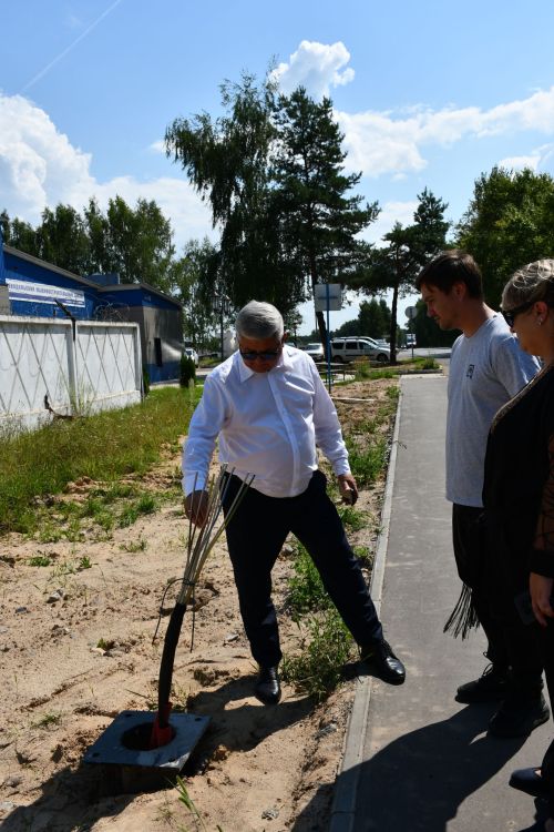 Бүген Яшел Үзәндә юллар төзекләндерү эшләре барышы белән танышалар