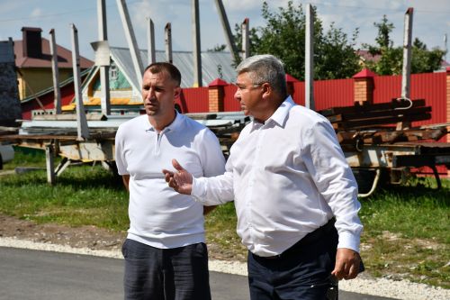 Бүген Яшел Үзәндә юллар төзекләндерү эшләре барышы белән танышалар