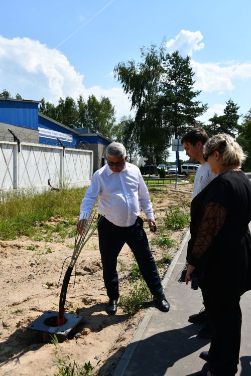 Бүген Яшел Үзәндә юллар төзекләндерү эшләре барышы белән танышалар