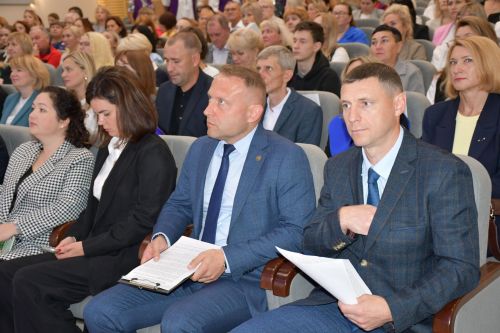 «Иң мөһиме - кешеләр» кадрлар клубының утырышы