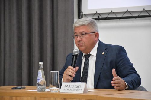 "Ядкәр" порталын шәҗәрәләрне саклау максатында үстерү мәсьәләсе буенча киңәшмә
