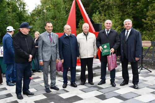 Рус Әҗәле авылында яңа мемориаль зона ачылышы