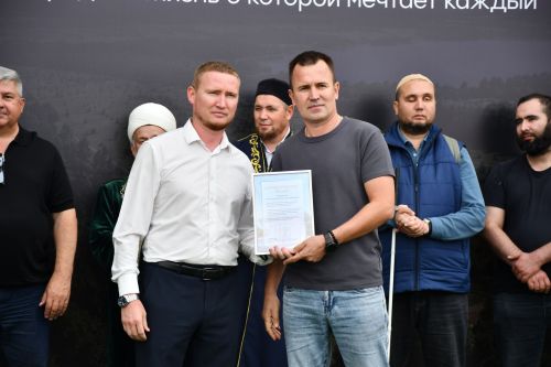 «Теплое место» бистәсендә бүген игелеккә нигез салынган көн