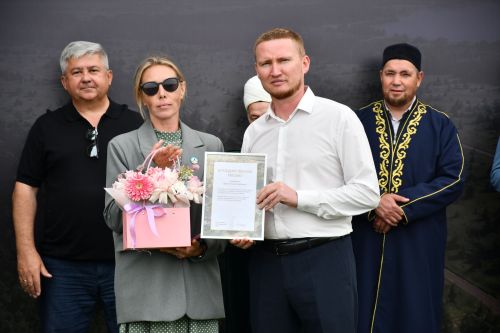 «Теплое место» бистәсендә бүген игелеккә нигез салынган көн