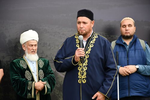 «Теплое место» бистәсендә бүген игелеккә нигез салынган көн
