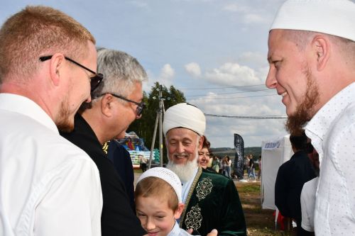 «Теплое место» бистәсендә бүген игелеккә нигез салынган көн