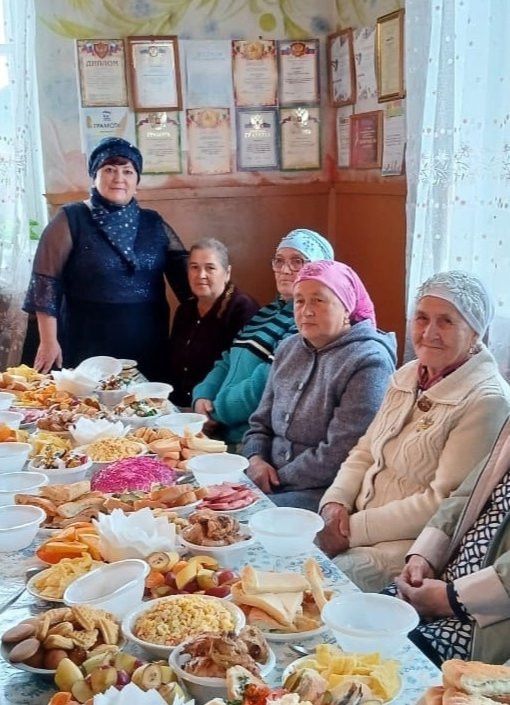 Тау Иле мәдәният йортында «Картая мени соң йөрәк» дип исемләнгән бәйрәм кичәсе узды