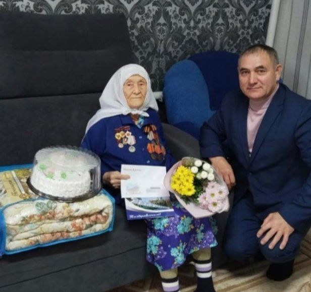 Норлат авылыннан Сания апа 95 яшьлеген каршы алды