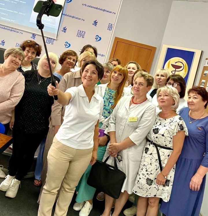 Яшел Үзән район үзәк хастаханәсендә медиатренер Гөлнара Тимуршина чыгыш ясады