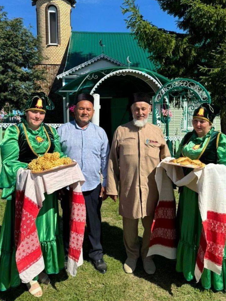 Бәчек 810 яшьлек юбилеен билгеләде