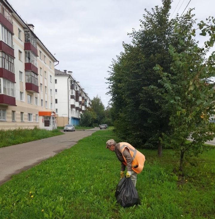 Яшел Үзәндә һәр көнне шәһәрне чистарту эшләре алып барыла