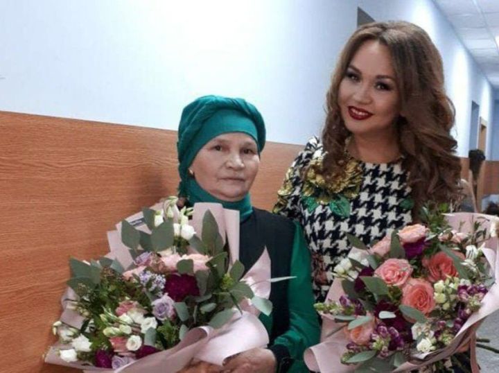 Иркә: «Әнигә сокланып карыйм, ул миннән мең, миллион тапкыр яхшырак»