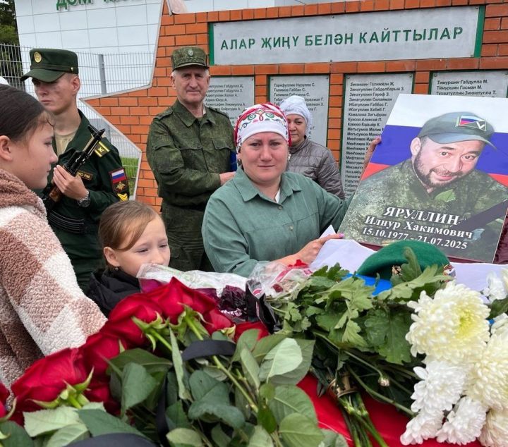 Илнур кайтты, китмәскә дип кайтты