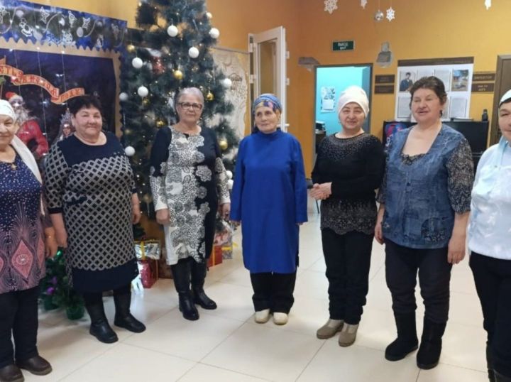 Норлат авылы мәдәният йортында өлкәннәр өчен «Голубой огонёк» дип исемләнгән бик күңелле ял кичәсе узды