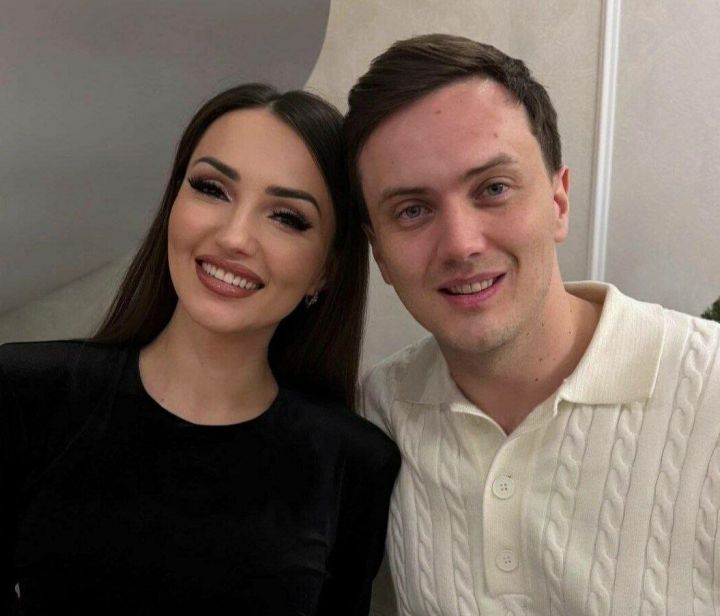 Ильмира Нәгыймова белән Марат Яруллин Яңа елны бергә каршылаган