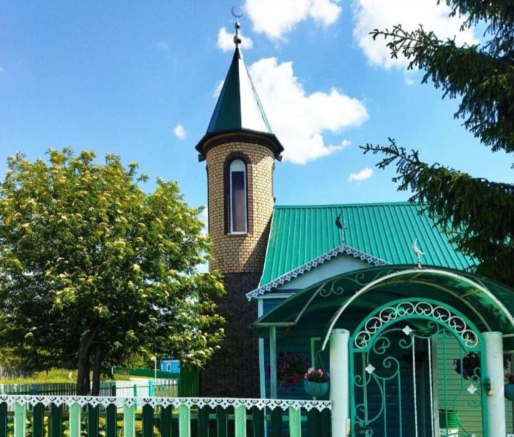 Җомга көнебезне Пәйгамбәребез Мөхәммәдкә ﷺ салаватлар белән бизик