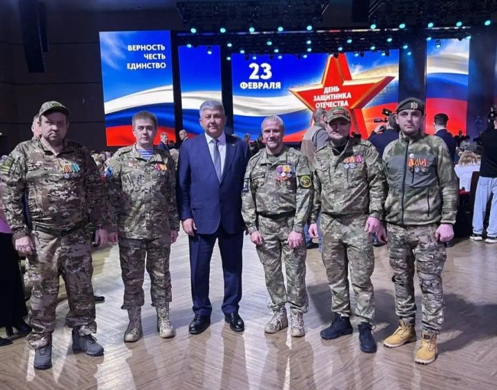 Ватанны саклаучылар көне уңаеннан Казань Экспо мәйданында тантаналы чара узды