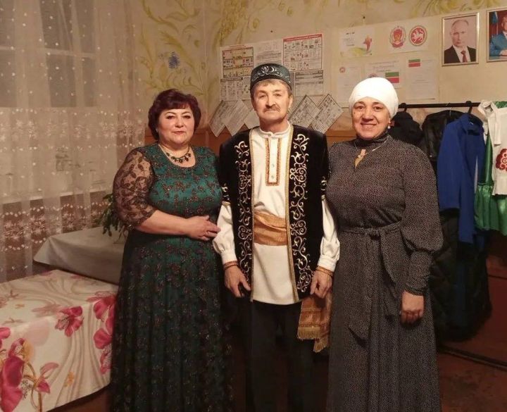 Тау Иле мәдәният йортында «Язлар ямьле Сезнең белән» дигән бәйрәм кичәсе узды