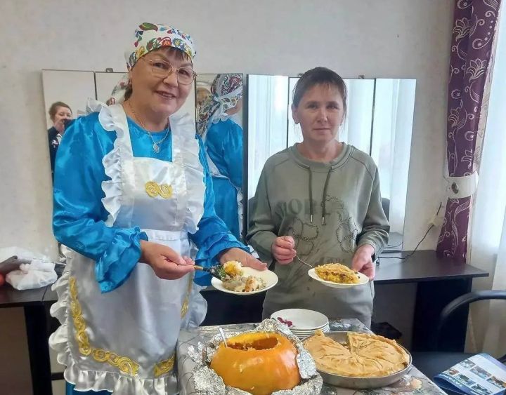 Бакырчы хуҗабикәләре яраткан рецептлары белән бүлеште