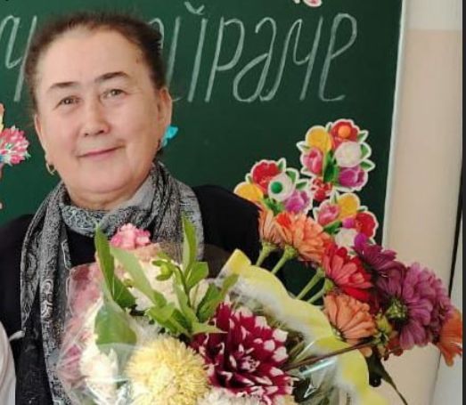 Түбән Урысбага авылы мәктәбендә озак еллар рус теле һәм әдәбиятыннан белем бирүче хөрмәтле укытучыбыз Әлфия апа Рухинаның 9 октябрь көнне 65 яшьлек юбилее