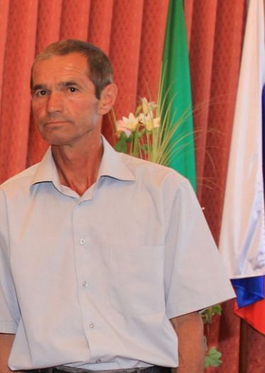 Норлат авылында яшәүче кадерле әтиебез Фидаил Габдерәхим улы Ибраһимовны 70 яшьлек юбилее белән котлыйбыз!