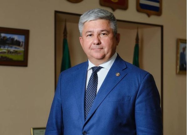 Хөрмәтле Михаил Павлович! Сезне чын күңелемнән 29 гыйнварда булачак туган көнегез белән котлыйм.