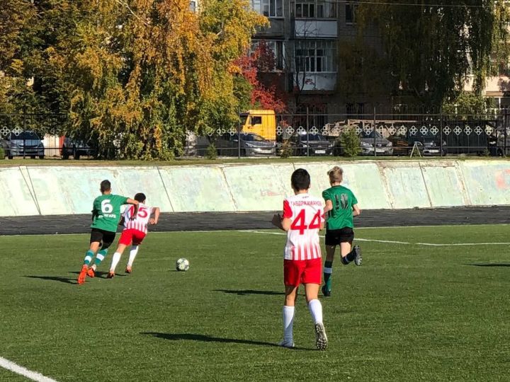 В.Колотов исемендәге стадионда Татарстан Республикасы беренчелегенең чираттагы туры узды.