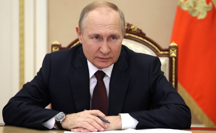 Путин - 2023 елның 1 гыйнварыннан 17 яшькә кадәрге балалы гаиләләр өчен бердәм пособие эшләтеп җибәреләчәк