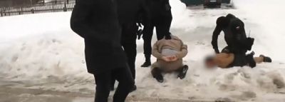 Татарстанның полиция хезмәткәрләре тарафыннан законсыз әйләнештән  мефедрон күпләп сату  эре партиясе тартып алынды